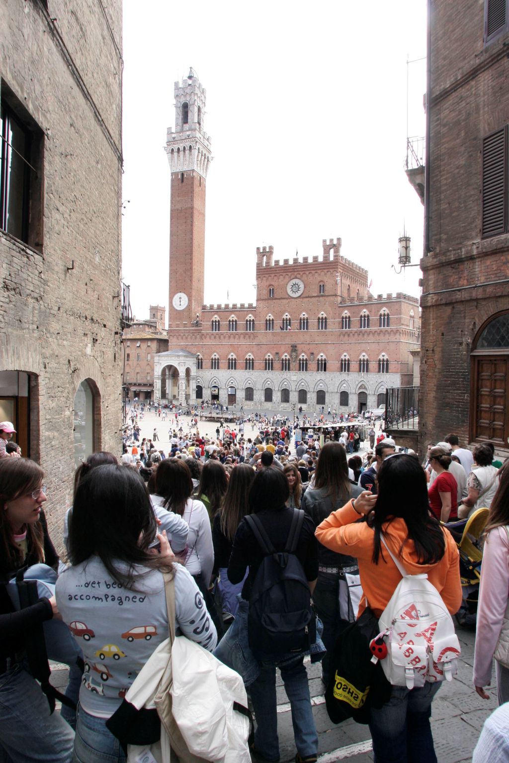 Confesercenti Siena: turismo, i trend di Booking.com, mete secondarie, famiglie e Valdorcia