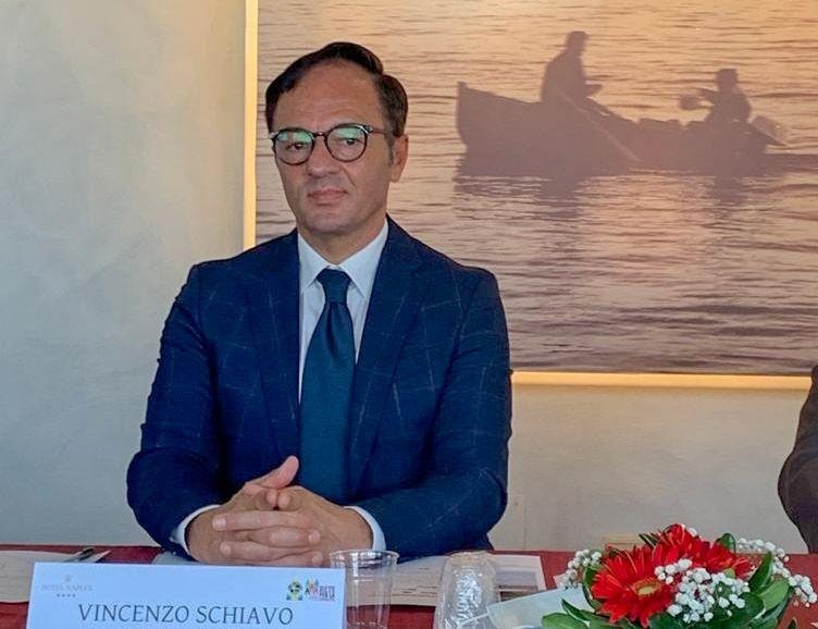 Confesercenti Campania: a Ferragosto Napoli presa d’assalto dai turisti, oltre 500mila presenze in città
